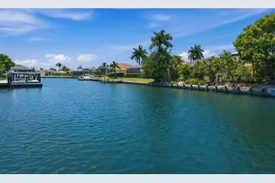 1036 Admiralty Court, Marco Island, FL 34145 - Photo 31