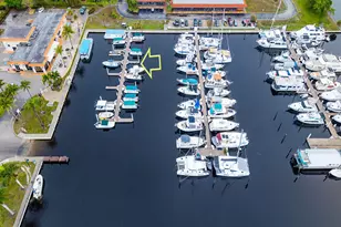 525 Newport Dr, Naples, FL 34114 - Photo 3