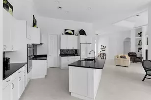 405 Driftwood Ct, Marco Island, FL 34145 - Photo 15
