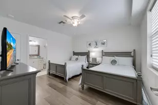 160 Palm St, Marco Island, FL 34145 - Photo 13