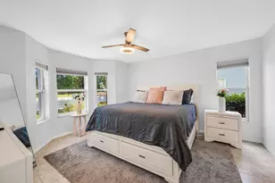 925 New Waterford Dr, Naples, FL 34104 - Photo 15