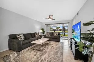 925 New Waterford Dr, Naples, FL 34104 - Photo 5