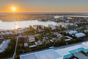 801 W Elkcam Cir, Marco Island, FL 34145 - Photo 31