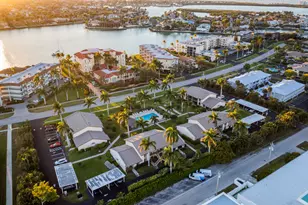 801 W Elkcam Cir, Marco Island, FL 34145 - Photo 33