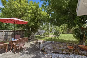3577 Hibiscus Ave, Naples, FL 34104 - Photo 17