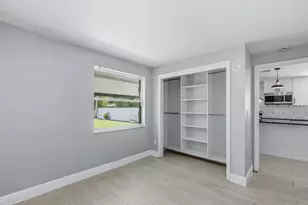 3577 Hibiscus Ave, Naples, FL 34104 - Photo 7
