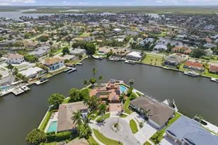 197 Gulfport Ct, Marco Island, FL 34145 - Photo 35