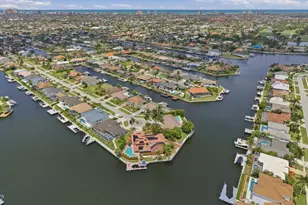 197 Gulfport Ct, Marco Island, FL 34145 - Photo 45