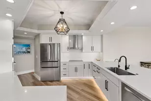 1060 Borghese Ln, Naples, FL 34114 - Photo 11