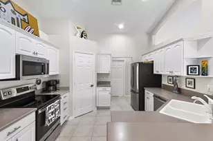 1489 Bermuda Rd, Marco Island, FL 34145 - Photo 11