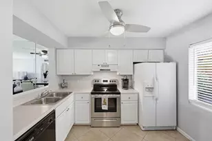 1075 Foxfire Ln, Naples, FL 34104 - Photo 5