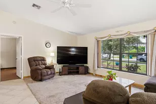 2378 River Reach Dr, Naples, FL 34104 - Photo 5