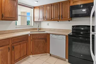 21 High Point Cir E, Naples, FL 34103 - Photo 11