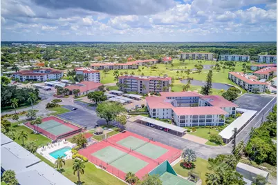 21 High Point Circle E #305, Naples, FL 34103 - Photo 3