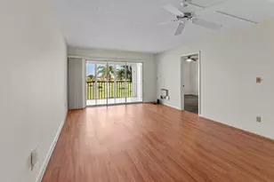 21 High Point Cir E, Naples, FL 34103 - Photo 7