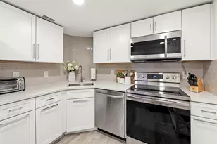 380 Seaview Ct, Marco Island, FL 34145 - Photo 15