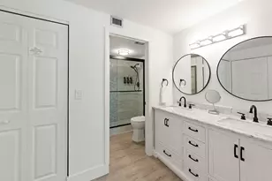 380 Seaview Ct, Marco Island, FL 34145 - Photo 21