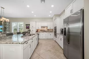 7825 Hawthorne Dr, Naples, FL 34113 - Photo 7