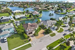 1281 Aruba Ct, Marco Island, FL 34145 - Photo 59