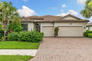 3934 Sapphire Wy, Naples, FL 34114 - Photo 3