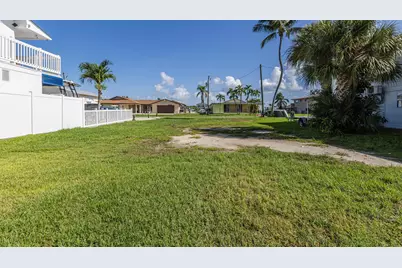 574 S Coconut Avenue #0, Goodland, FL 34140 - Photo 5