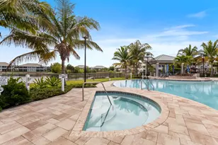 196 Indies Dr E, Naples, FL 34114 - Photo 9