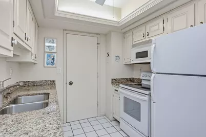 220 Seaview Court #413, Marco Island, FL 34145 - Photo 5