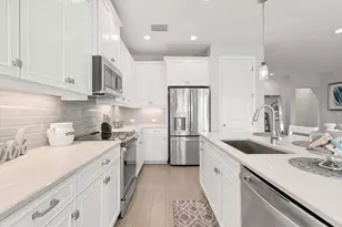 2549 Seychelles Dr, Naples, FL 34112 - Photo 11