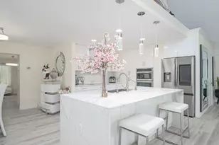 260 8th St NE, Naples, FL 34120 - Photo 11