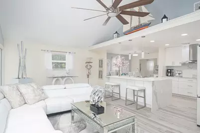 260 8th Street NE, Naples, FL 34120 - Photo 9