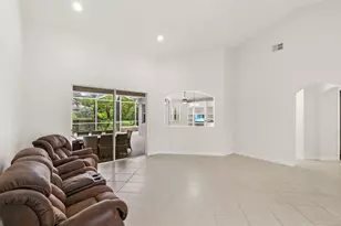3917 Fabienne Ct, Naples, FL 34109 - Photo 5