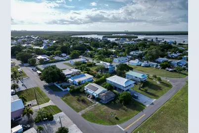 517 Coconut Avenue, Goodland, FL 34140 - Photo 31