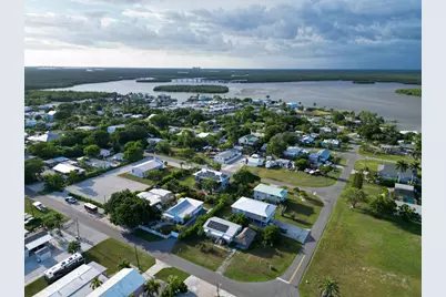 517 Coconut Avenue, Goodland, FL 34140 - Photo 35