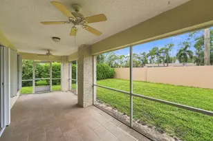 6022 Westbourgh Dr, Naples, FL 34112 - Photo 15