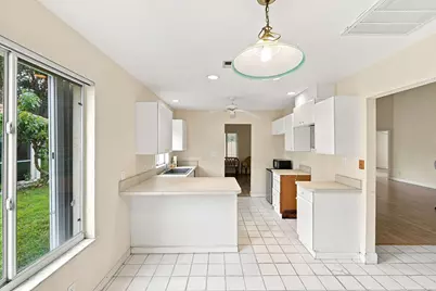 6022 Westbourgh Drive, Naples, FL 34112 - Photo 9