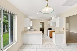 6022 Westbourgh Dr, Naples, FL 34112 - Photo 9