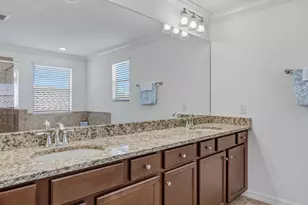 1577 Vizcaya Ln, Naples, FL 34113 - Photo 11