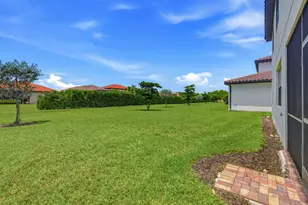 1577 Vizcaya Ln, Naples, FL 34113 - Photo 23