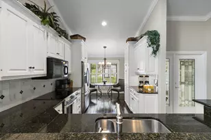 221 Kings Way, Naples, FL 34104 - Photo 7