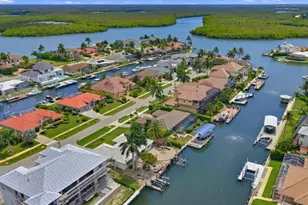 154 Hollyhock Ct, Marco Island, FL 34145 - Photo 3