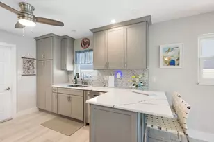 105 Jamaica Dr, Naples, FL 34113 - Photo 11