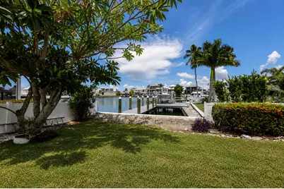 105 Jamaica Drive, Naples, FL 34113 - Photo 3