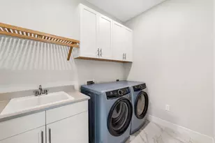 257 Indies Dr E, Naples, FL 34114 - Photo 29