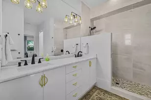 2499 Pine St, Naples, FL 34112 - Photo 9