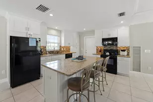 1346 Jamaica Rd, Marco Island, FL 34145 - Photo 7