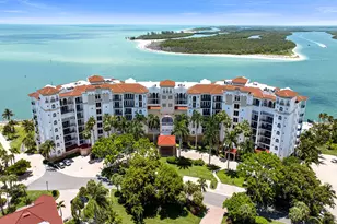 700 La Peninsula Blvd, Naples, FL 34113 - Photo 1
