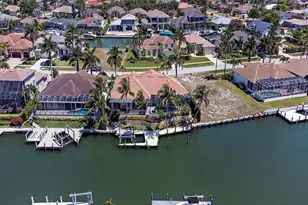 466 Clifton Ct, Marco Island, FL 34145 - Photo 3