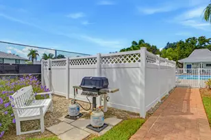 671 W Elkcam Cir, Marco Island, FL 34145 - Photo 23