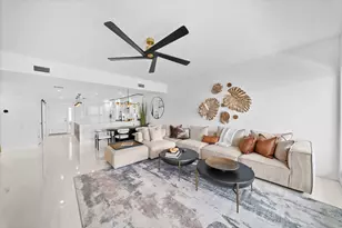 533 La Peninsula Blvd, Naples, FL 34113 - Photo 5