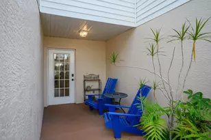 379 Dover Pl, Naples, FL 34104 - Photo 3